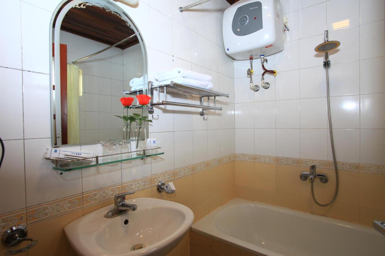Ats Hotel Hanoi Bagian luar foto